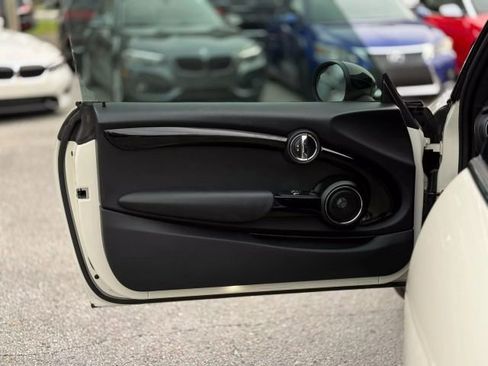 Used 2017 MINI Cooper 2-Door Hardtop image 11