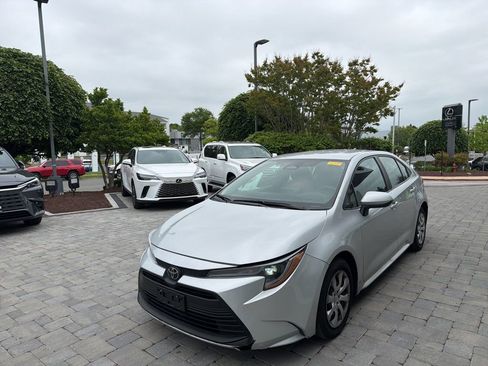 Used 2024 Toyota Corolla LE FWD image 32