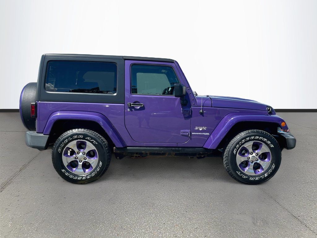 Used 2018 Jeep Wrangler Sahara w/ Connectivity Group AWD/4WD image 8