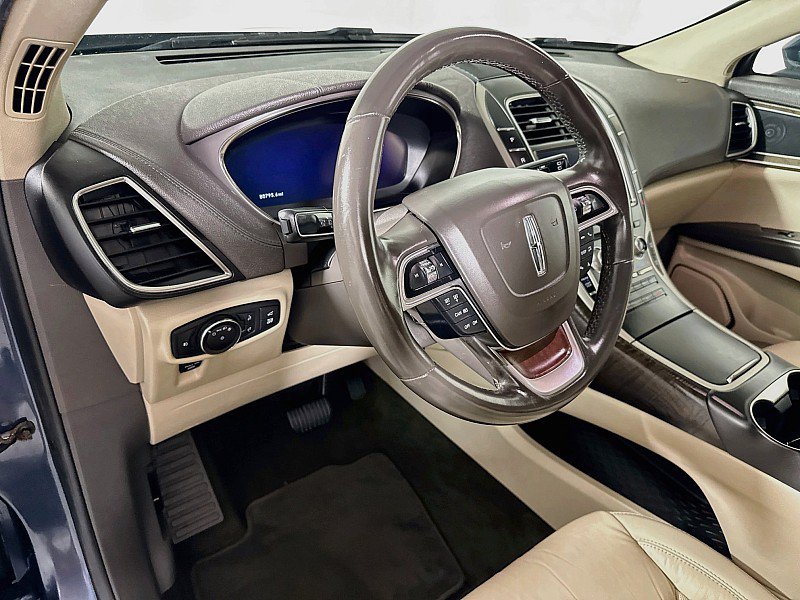 Used 2019 Lincoln Nautilus Select w/ Cargo Utility Package FWD image 9