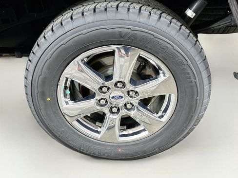 Used 2018 Ford F150 XLT w/ Equipment Group 302A Luxury RWD image 11
