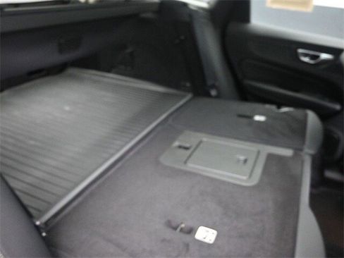 Certified 2023 Volvo XC60 B6 Ultimate w/ Protection Package Premier AWD/4WD image 27