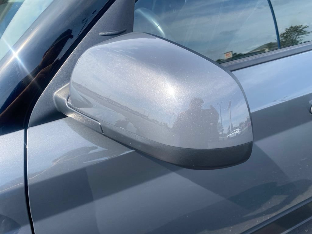 Used 2025 Hyundai Venue SEL FWD image 10