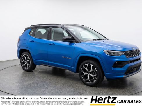 Used 2025 Jeep Compass Limited image 1