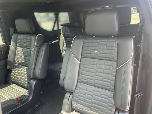 Used 2024 Cadillac Escalade ESV Sport Platinum w/ LPO, ONYX Package AWD/4WD image 26