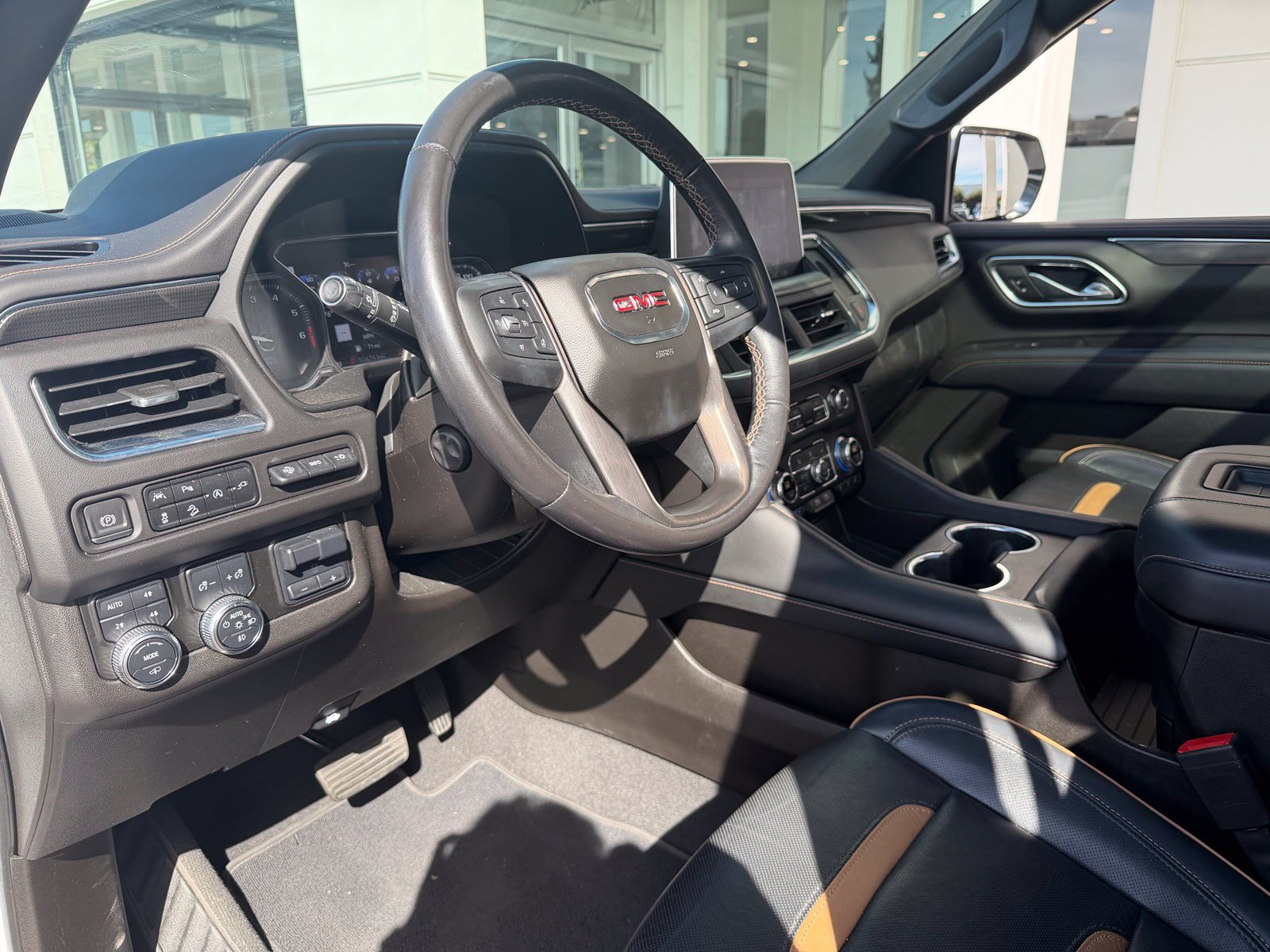 Used 2021 GMC Yukon AT4 w/ AT4 Premium Plus Package AWD/4WD image 14