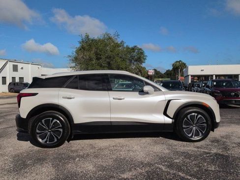 Used 2024 Chevrolet Blazer EV LT AWD/4WD image 3