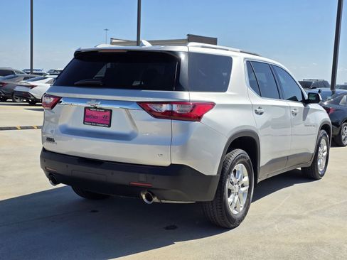 Used 2018 Chevrolet Traverse LT image 6