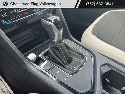 Used 2025 Volkswagen Taos SE image 41