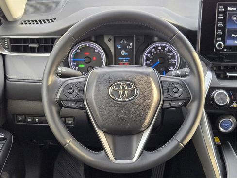 Used 2021 Toyota Venza image 13