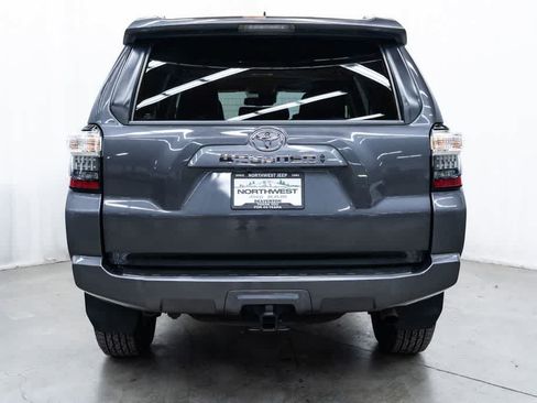 Used 2022 Toyota 4Runner SR5 Premium w/ Moonroof Package AWD/4WD image 5