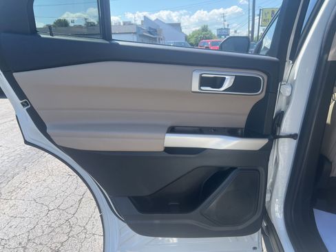 Used 2023 Ford Explorer XLT w/ Equipment Group 202A AWD/4WD image 45