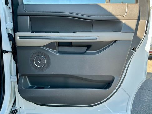 Used 2021 Ford Expedition Max XLT image 23