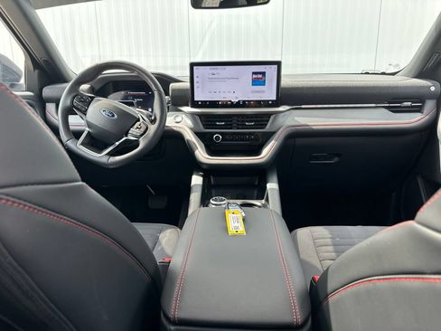 Used 2026 Ford Explorer ST-Line w/ ST-Line Street Pack AWD/4WD image 37