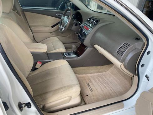 Used 2010 Nissan Altima 2.5 S w/ Convenience Plus Pkg FWD image 16