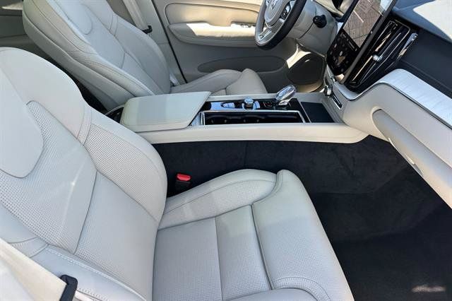Used 2026 Volvo XC60 B5 Ultra w/ Protection Package Premier AWD/4WD image 17