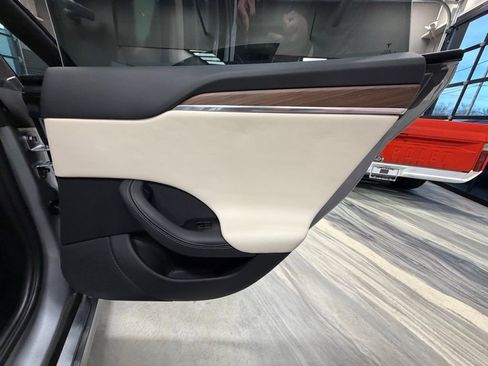 Used 2024 Tesla Model S image 42