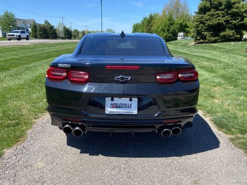 Used 2020 Chevrolet Camaro LT RWD image 4