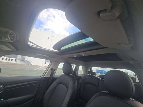 Used 2018 MINI Cooper 4-Door Hardtop FWD image 7