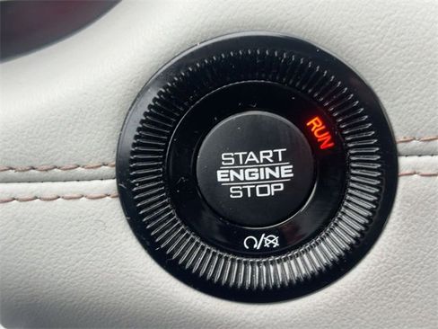 Used 2023 Jeep Compass Limited image 21