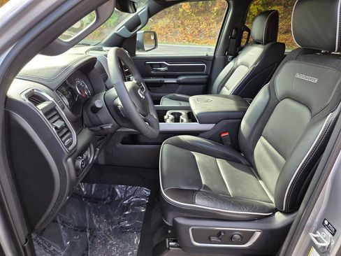 Used 2025 RAM 1500 Laramie image 11
