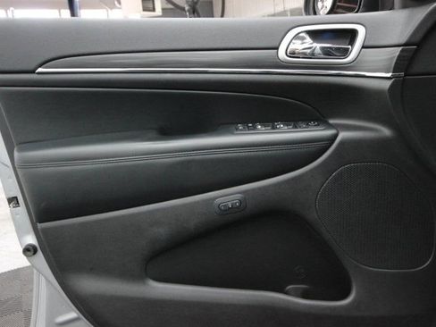 Used 2020 Jeep Grand Cherokee Limited image 10