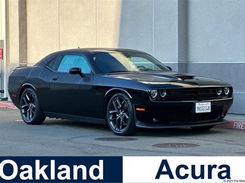 Used 2022 Dodge Challenger R/T w/ Plus Package image 1