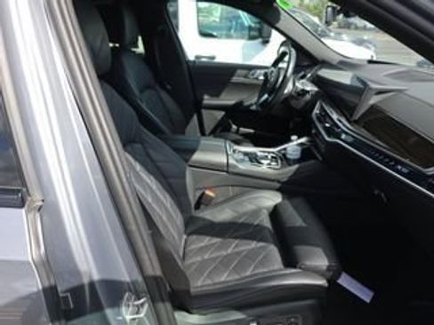 Used 2024 Cadillac Escalade Premium Luxury w/ Performance Package image 8