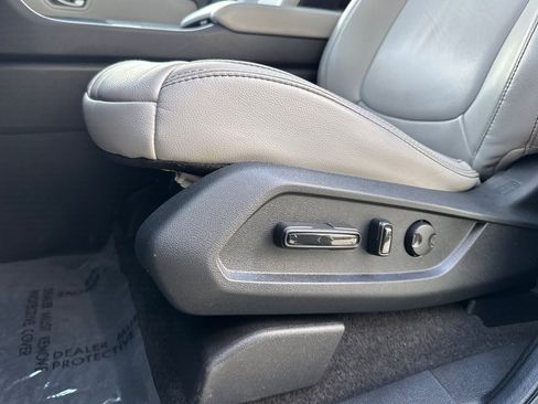 Used 2024 Honda Pilot Touring image 14