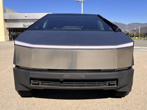 Used 2024 Tesla Cybertruck AWD Crew Cab image 3