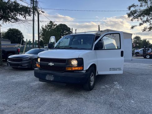 Used 2013 Chevrolet Express 2500 RWD image 3