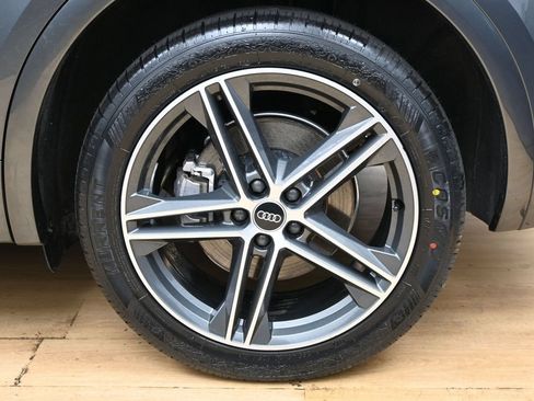 Used 2022 Audi Q5 e Premium w/ Convenience Package AWD/4WD image 17