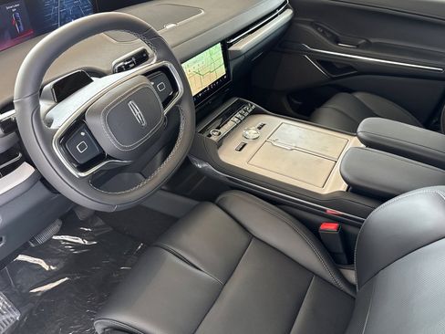 New 2025 Lincoln Navigator L Reserve image 8