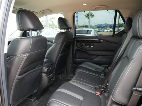 Used 2025 Honda Pilot EX-L image 13