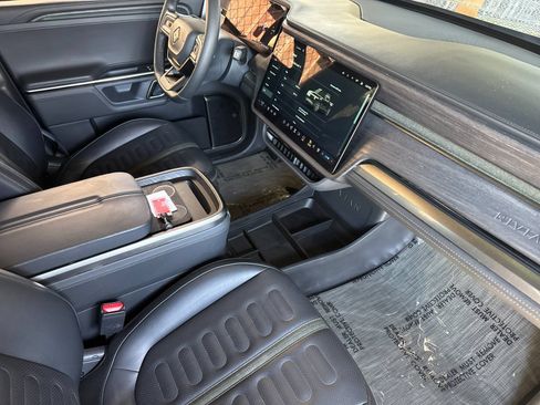 Used 2024 Rivian R1T Adventure AWD/4WD image 15