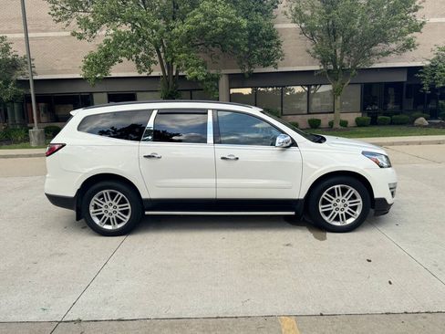Used 2015 Chevrolet Traverse LT w/ Style and Technology Package AWD/4WD image 8