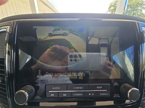 Used 2021 Nissan Titan Platinum Reserve w/ Moonroof Package image 15