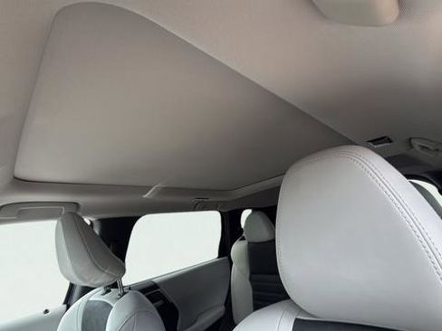 New 2026 Mitsubishi Outlander SE image 15