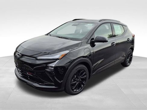 New 2027 Chevrolet Bolt RS w/ Technology Package FWD image 4