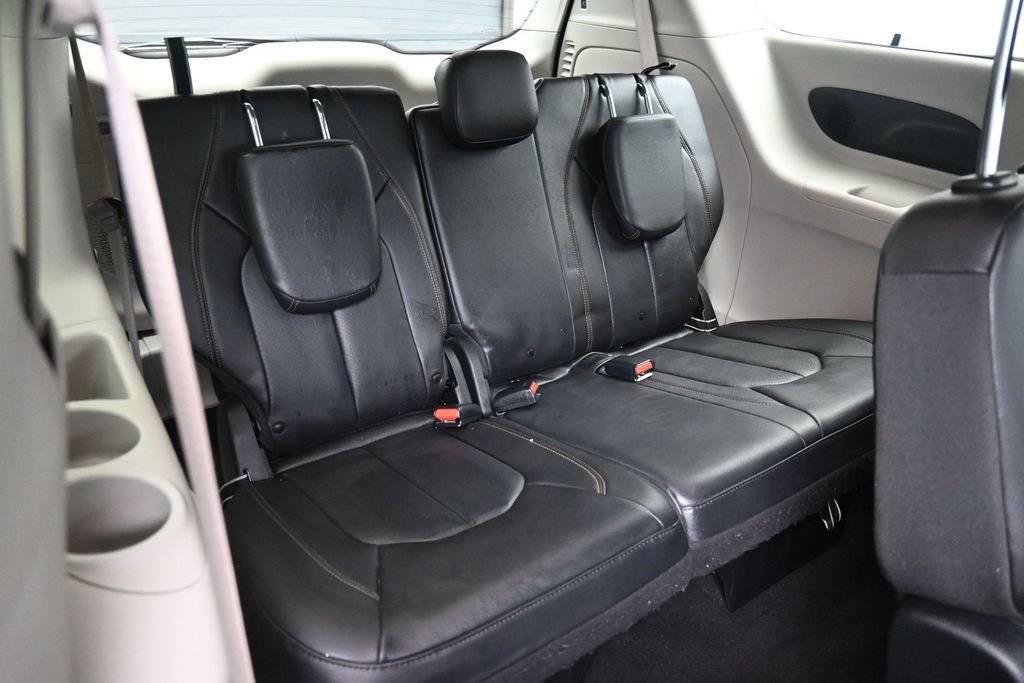 Used 2020 Chrysler Pacifica Touring-L Plus FWD image 25
