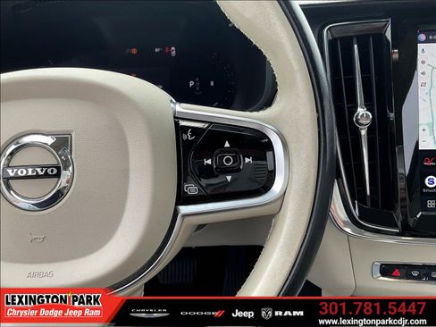 Used 2023 Volvo V90 B6 Cross Country Ultimate AWD/4WD image 12
