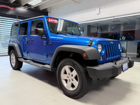 Used 2015 Jeep Wrangler Unlimited Sport w/ Quick Order Package 24S AWD/4WD image 12