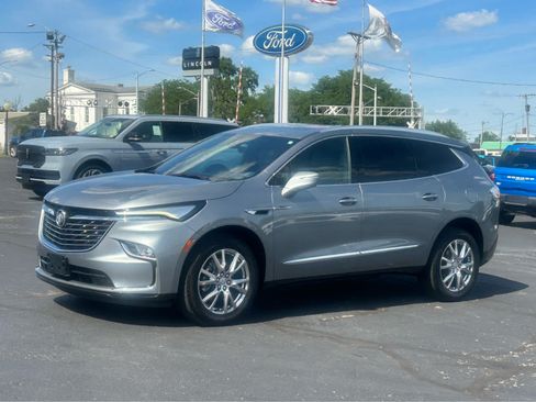 Used 2023 Buick Enclave Premium w/ Experience Buick Package FWD image 2
