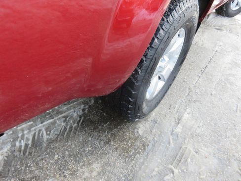 Used 2013 Nissan Frontier SV image 31