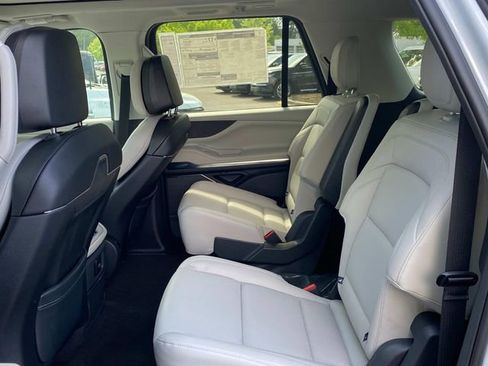 New 2026 Lincoln Navigator L Reserve AWD/4WD image 7