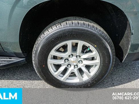 Used 2024 Chevrolet Suburban LT image 17