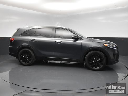 Used 2020 Kia Sorento EX FWD image 47