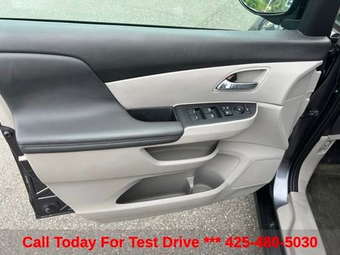 Used 2016 Honda Odyssey SE image 8
