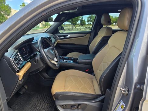 Used 2024 Volkswagen Atlas Cross Sport SE w/ Panoramic Sunroof Package AWD/4WD image 14