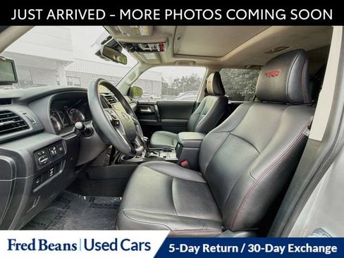 Used 2020 Toyota 4Runner Venture w/ Moonroof Package AWD/4WD image 7